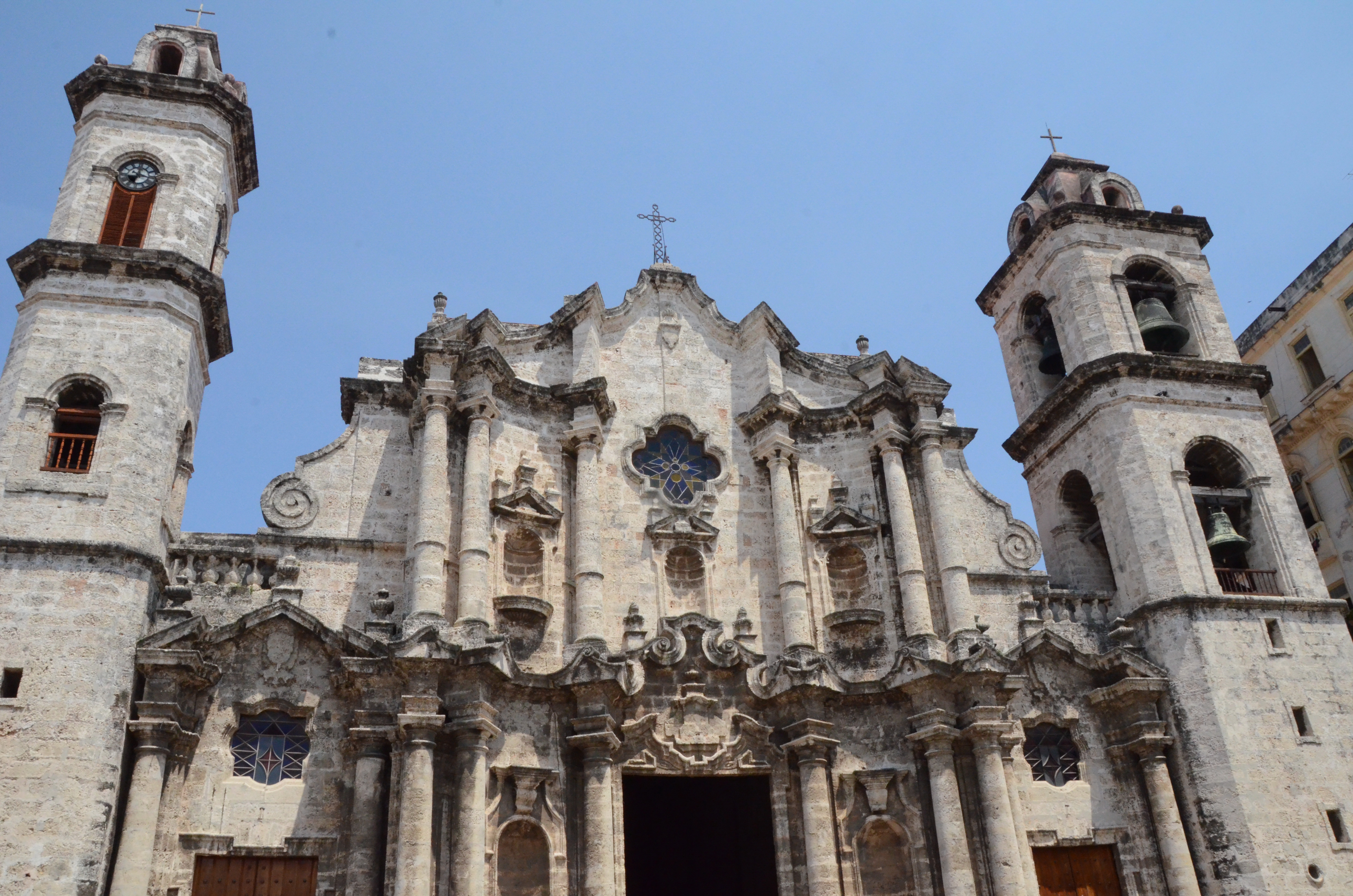 Click picture to see more of Havana's Cathedral Square.